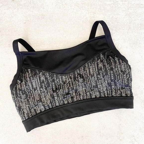 Gymshark || Gray + Black Patterned Sports Bra Small - Picture 1 of 6